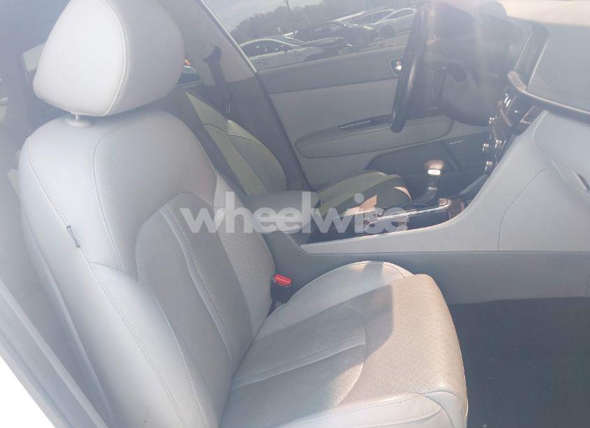 Photo 5 of 2016 Kia Optima EX (VIN 5XXGU4L31GG078375)