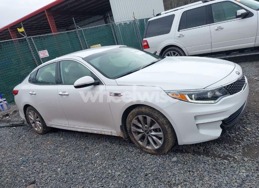 Photo 14 of 2016 Kia Optima EX (VIN 5XXGU4L31GG080501)