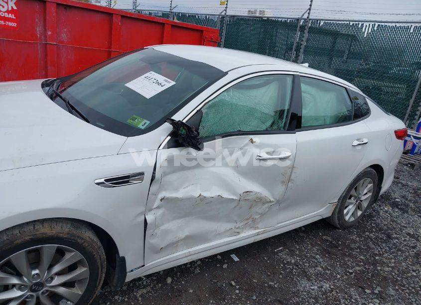 Photo 6 of 2016 Kia Optima EX (VIN 5XXGU4L31GG080501)