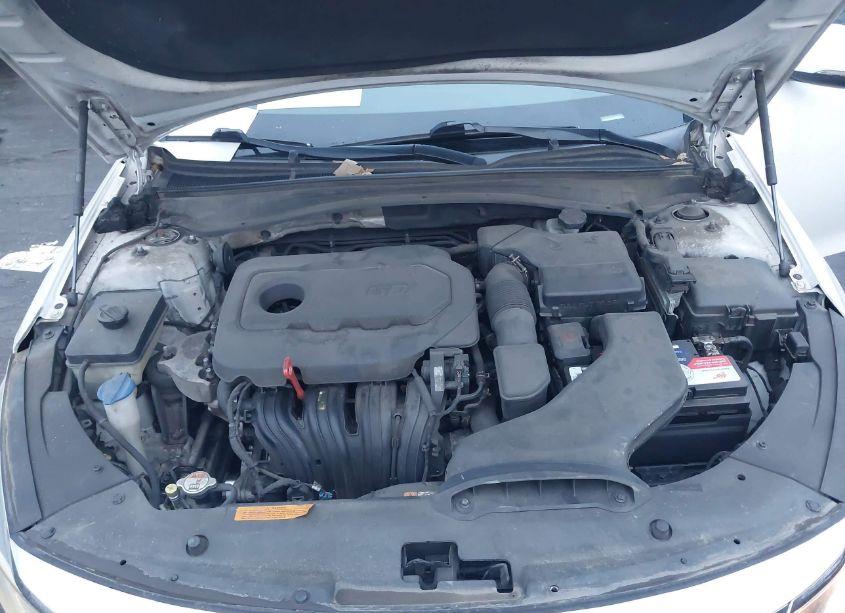 Photo 10 of 2016 Kia Optima EX (VIN 5XXGU4L31GG103968)