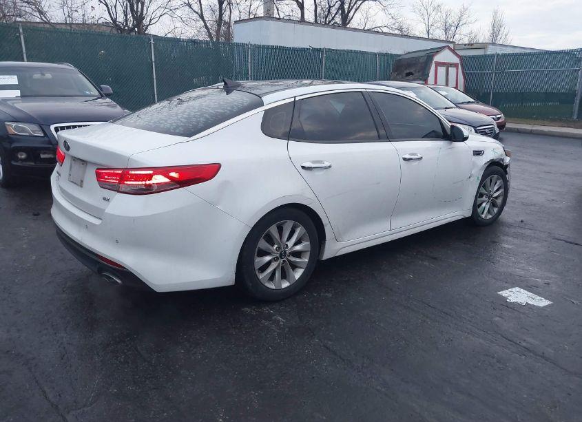Photo 4 of 2016 Kia Optima EX (VIN 5XXGU4L31GG103968)