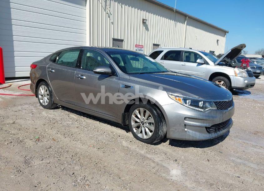 2016 Kia Optima EX (VIN 5XXGU4L31GG120107) main photo