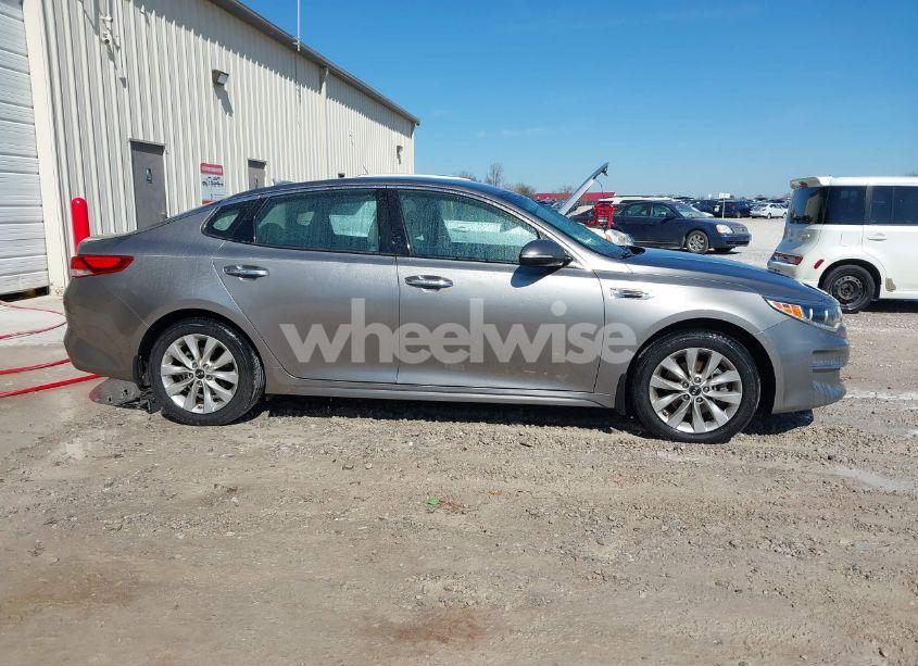 Photo 13 of 2016 Kia Optima EX (VIN 5XXGU4L31GG120107)