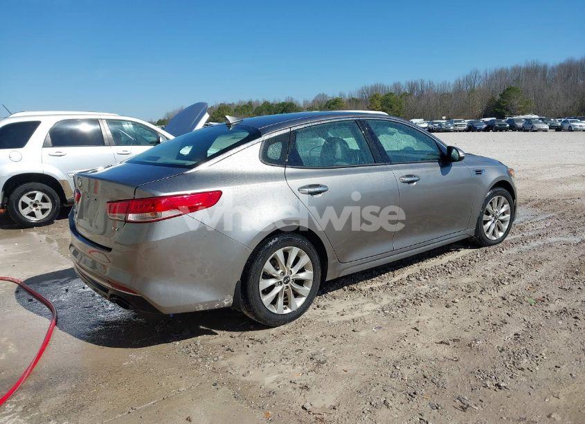 Photo 4 of 2016 Kia Optima EX (VIN 5XXGU4L31GG120107)