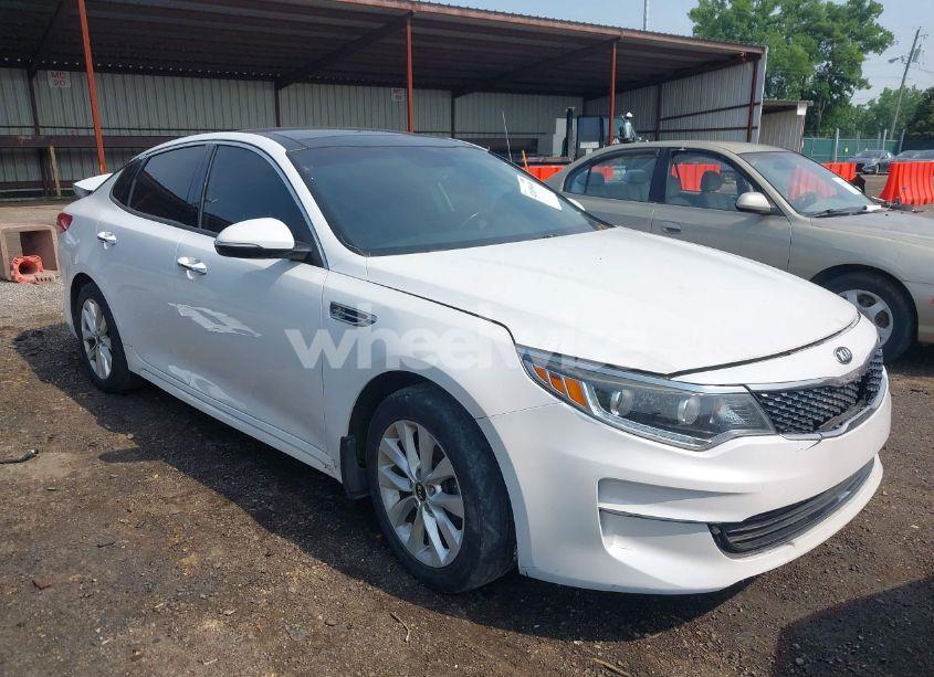 2017 Kia Optima EX (VIN 5XXGU4L31HG132307) main photo