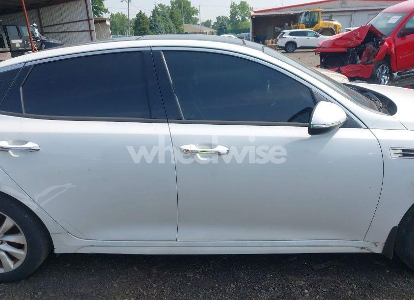 Photo 13 of 2017 Kia Optima EX (VIN 5XXGU4L31HG132307)
