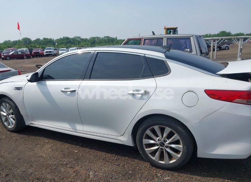 Photo 14 of 2017 Kia Optima EX (VIN 5XXGU4L31HG132307)