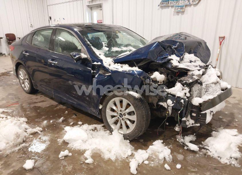 2017 Kia Optima EX (VIN 5XXGU4L31HG152217) main photo