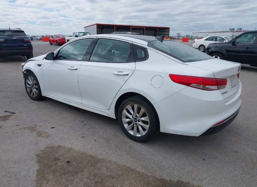 Photo 3 of 2018 Kia Optima EX (VIN 5XXGU4L31JG199480)