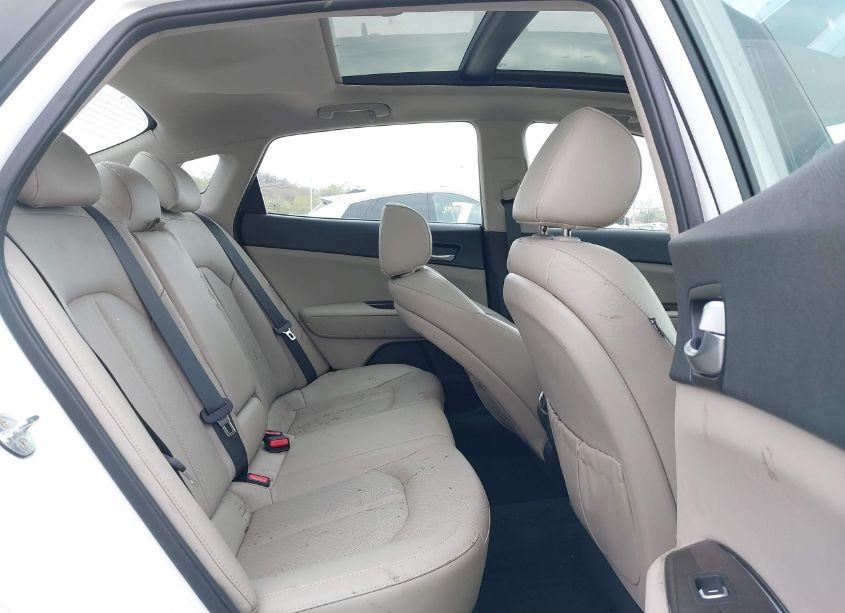 Photo 8 of 2018 Kia Optima EX (VIN 5XXGU4L31JG199480)