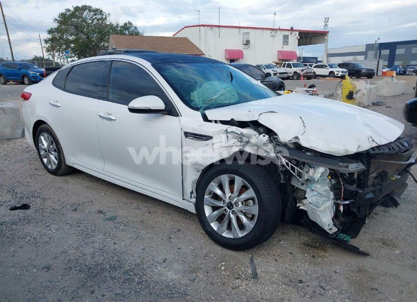 2018 Kia Optima EX (VIN 5XXGU4L31JG228525) main photo