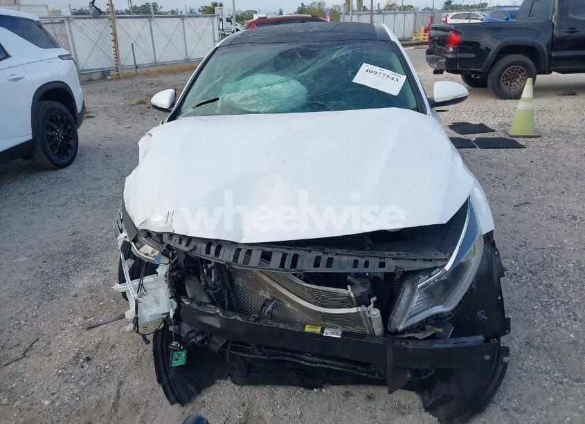 Photo 12 of 2018 Kia Optima EX (VIN 5XXGU4L31JG228525)