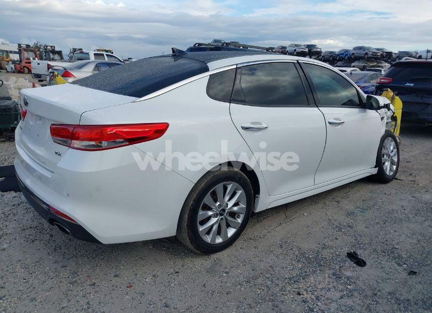 Photo 4 of 2018 Kia Optima EX (VIN 5XXGU4L31JG228525)