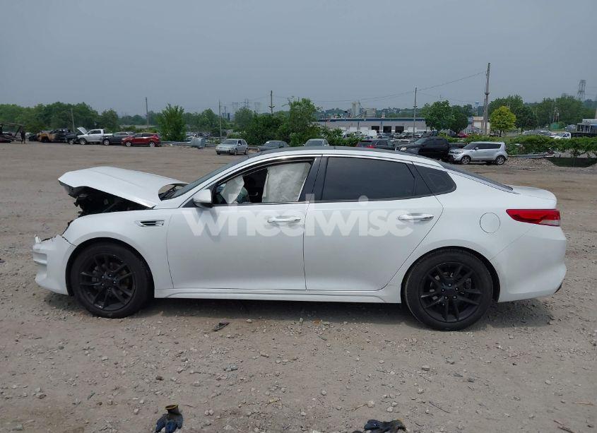 Photo 13 of 2018 Kia Optima EX (VIN 5XXGU4L31JG264876)