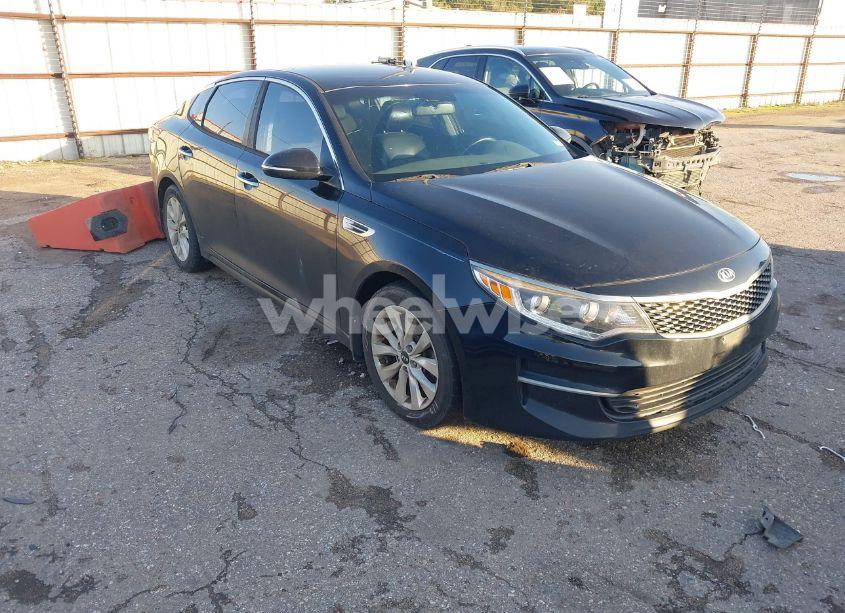 2016 Kia Optima EX (VIN 5XXGU4L32GG034756) main photo