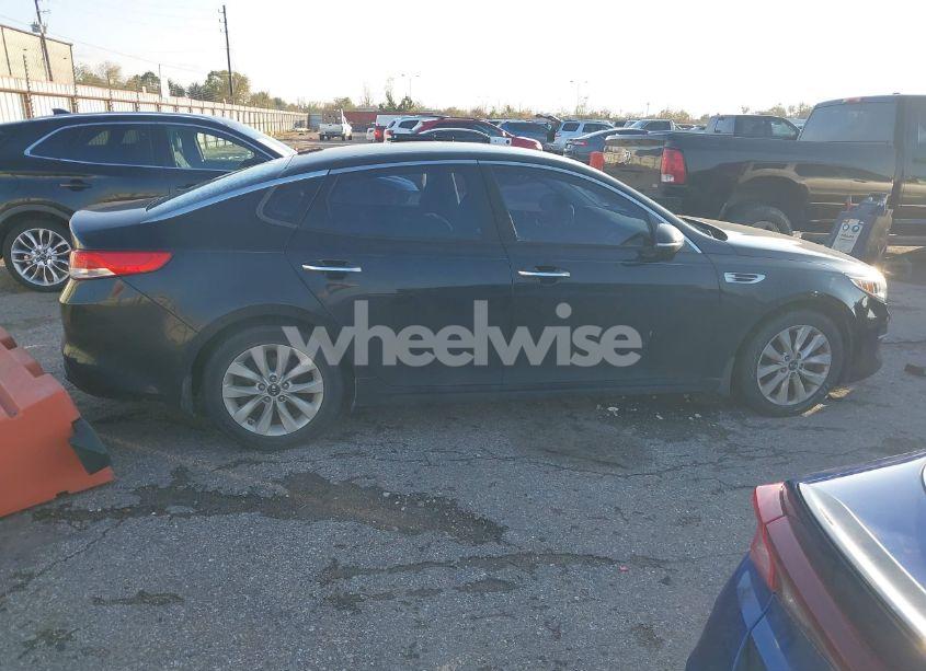 Photo 13 of 2016 Kia Optima EX (VIN 5XXGU4L32GG034756)