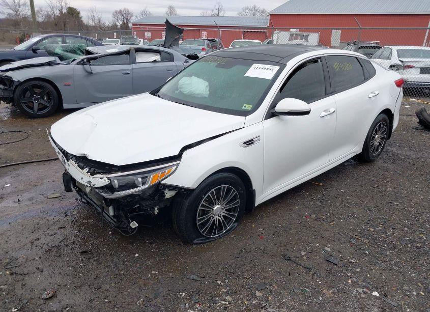 Photo 2 of 2016 Kia Optima EX (VIN 5XXGU4L32GG050794)