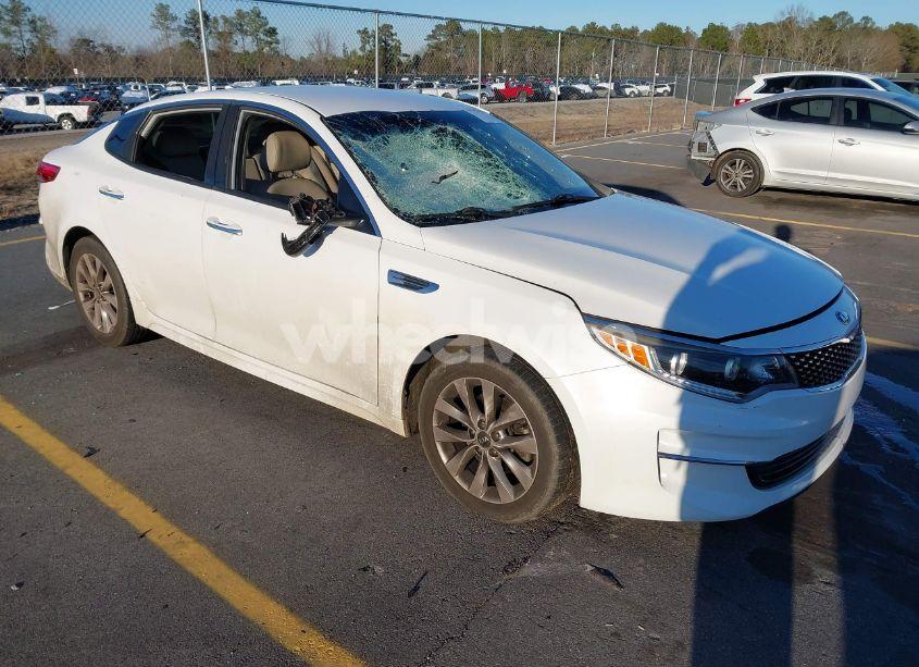 2016 Kia Optima EX (VIN 5XXGU4L32GG074982) main photo