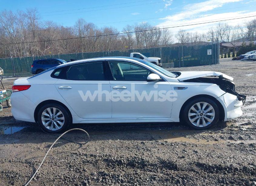 Photo 13 of 2016 Kia Optima EX (VIN 5XXGU4L32GG080832)