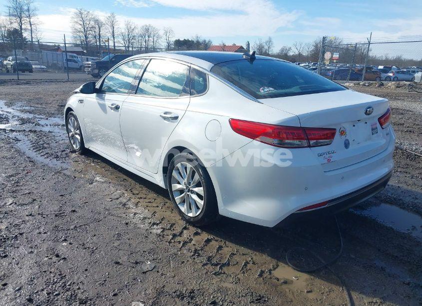 Photo 3 of 2016 Kia Optima EX (VIN 5XXGU4L32GG080832)