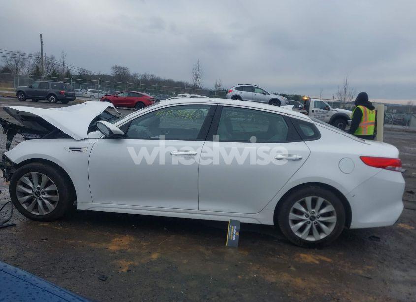 Photo 14 of 2016 Kia Optima EX (VIN 5XXGU4L32GG092608)