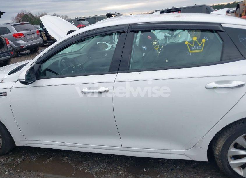 Photo 14 of 2016 Kia Optima EX (VIN 5XXGU4L32GG096951)