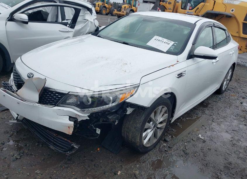 Photo 2 of 2016 Kia Optima EX (VIN 5XXGU4L32GG096951)