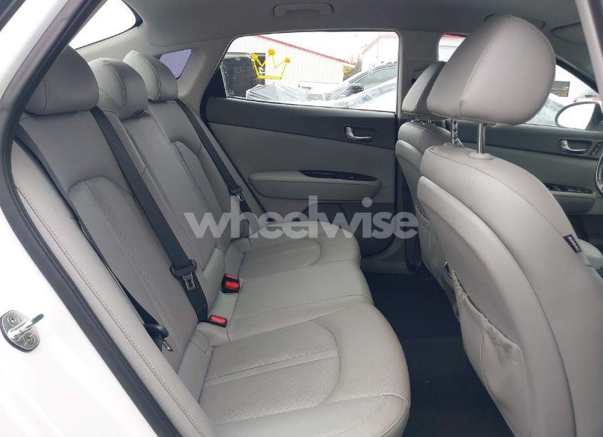 Photo 8 of 2016 Kia Optima EX (VIN 5XXGU4L32GG096951)