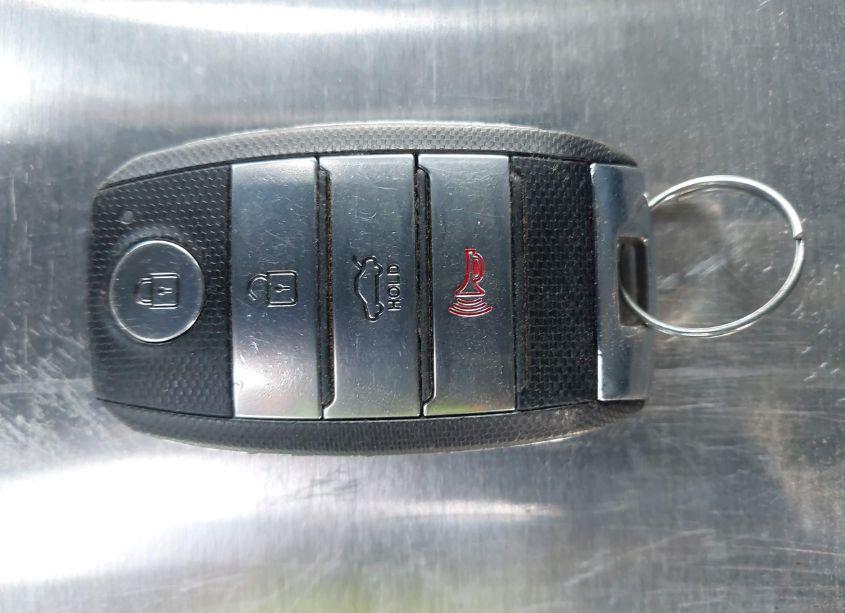 Photo 11 of 2016 Kia Optima EX (VIN 5XXGU4L32GG100027)