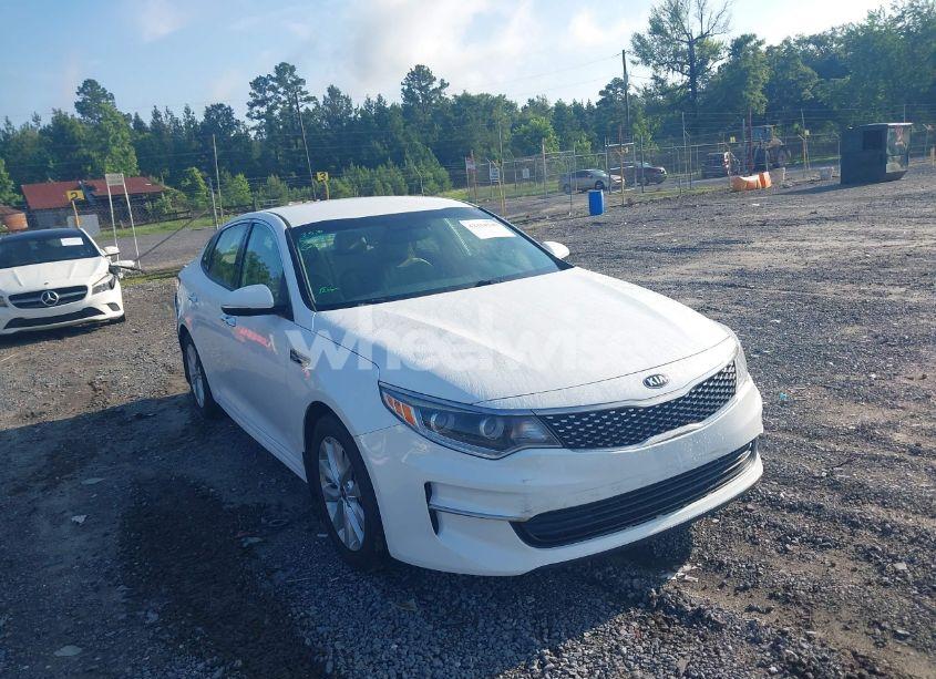 2017 Kia Optima EX (VIN 5XXGU4L32HG160097) main photo