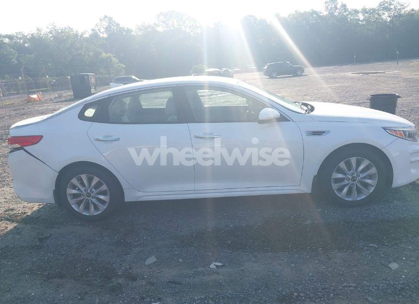 Photo 13 of 2017 Kia Optima EX (VIN 5XXGU4L32HG160097)