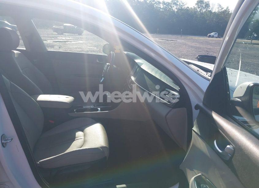 Photo 5 of 2017 Kia Optima EX (VIN 5XXGU4L32HG160097)