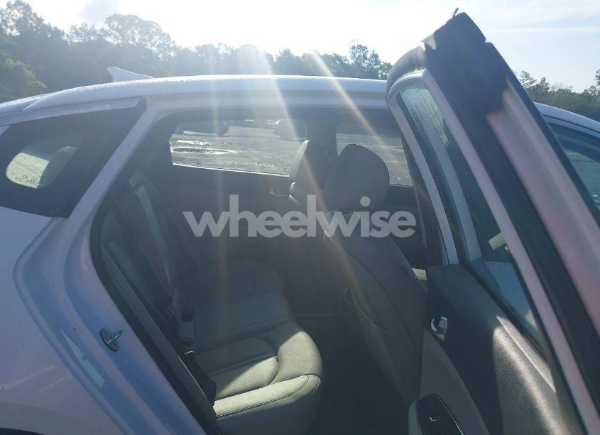 Photo 8 of 2017 Kia Optima EX (VIN 5XXGU4L32HG160097)