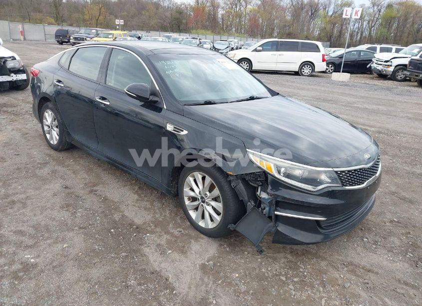 2018 Kia Optima EX (VIN 5XXGU4L32JG193039) main photo