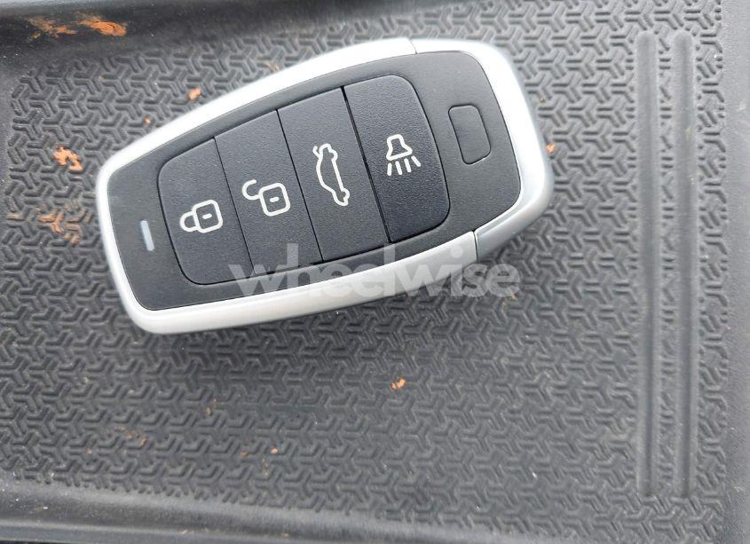 Photo 11 of 2018 Kia Optima EX (VIN 5XXGU4L32JG193039)