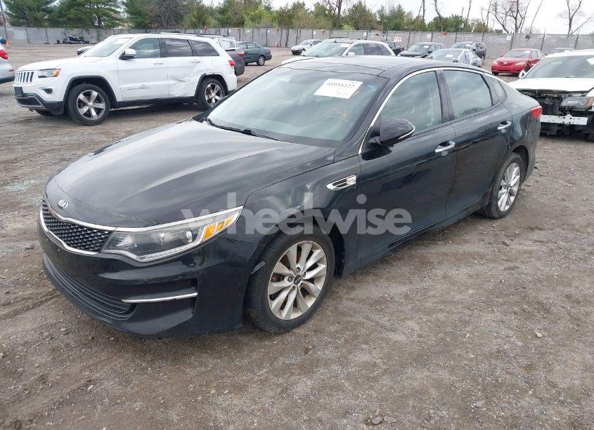 Photo 2 of 2018 Kia Optima EX (VIN 5XXGU4L32JG193039)