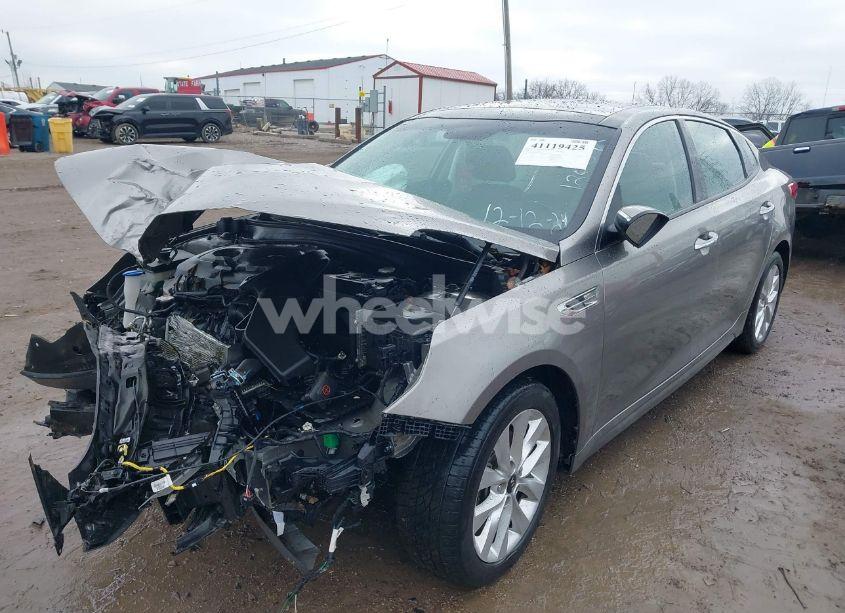 Photo 2 of 2018 Kia Optima EX (VIN 5XXGU4L32JG201205)