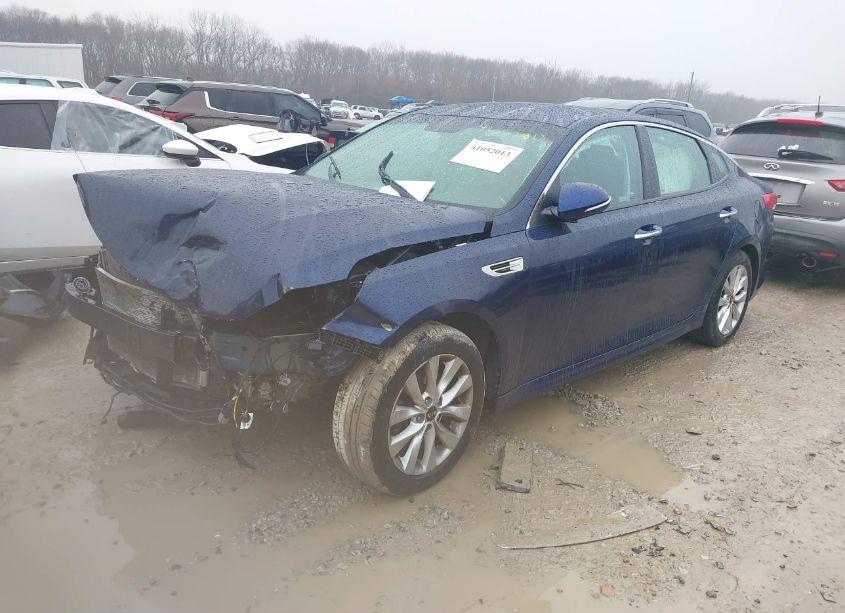 Photo 2 of 2018 Kia Optima EX (VIN 5XXGU4L32JG221342)