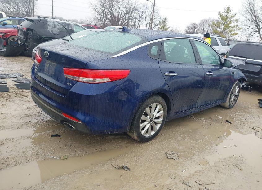 Photo 4 of 2018 Kia Optima EX (VIN 5XXGU4L32JG221342)