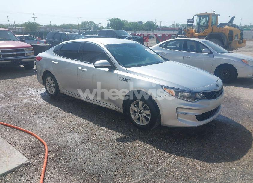 2018 Kia Optima EX (VIN 5XXGU4L32JG269794) main photo