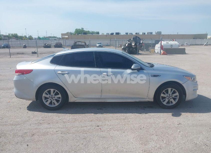 Photo 13 of 2018 Kia Optima EX (VIN 5XXGU4L32JG269794)