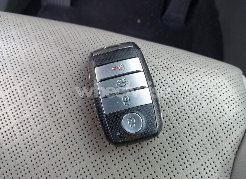 Photo 11 of 2016 Kia Optima EX (VIN 5XXGU4L33GG055180)