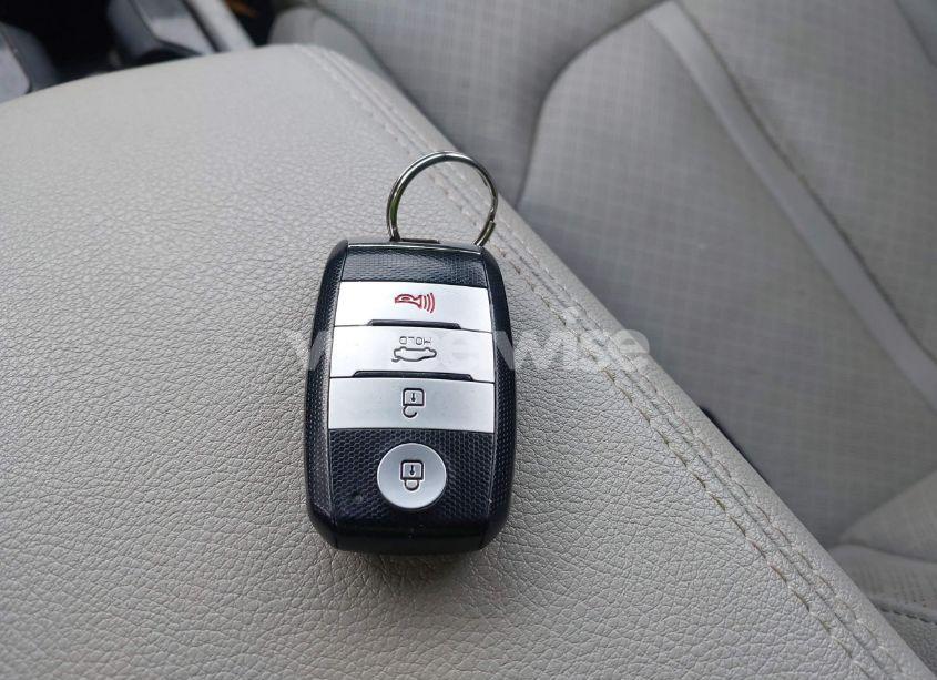 Photo 11 of 2016 Kia Optima EX (VIN 5XXGU4L33GG062484)