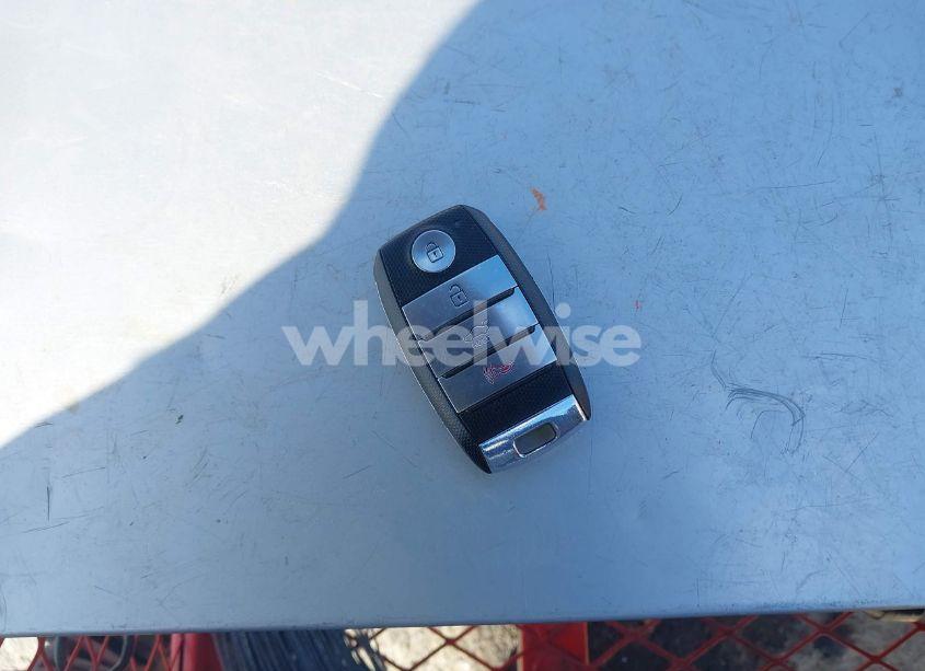 Photo 11 of 2016 Kia Optima EX (VIN 5XXGU4L33GG063604)