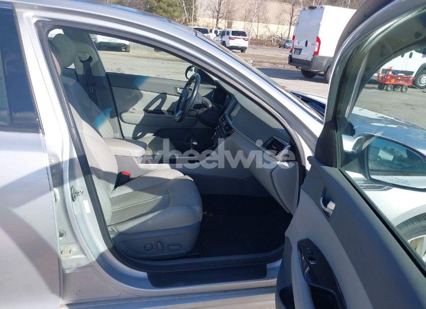 Photo 5 of 2016 Kia Optima EX (VIN 5XXGU4L33GG063604)