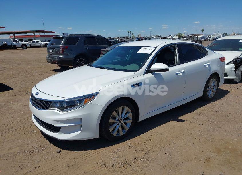 Photo 2 of 2016 Kia Optima EX (VIN 5XXGU4L33GG081455)