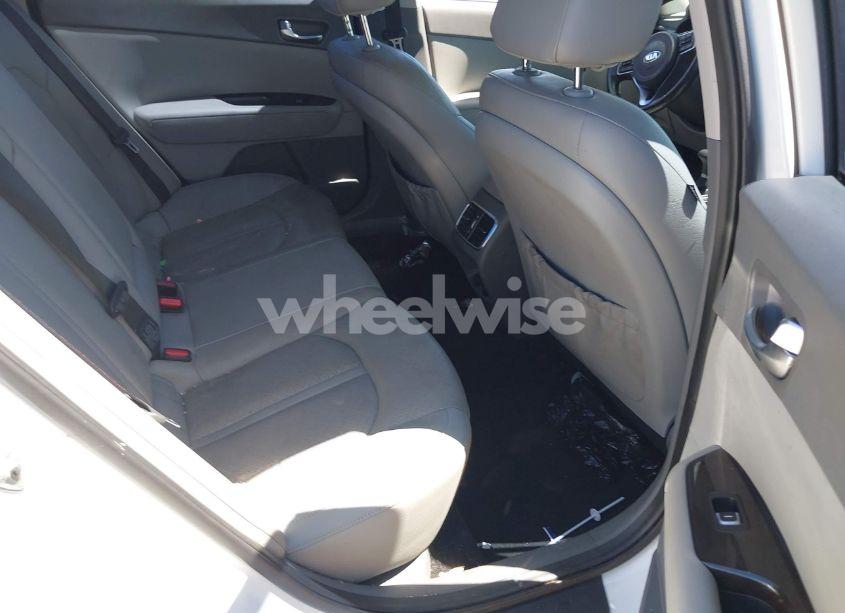 Photo 8 of 2016 Kia Optima EX (VIN 5XXGU4L33GG081455)