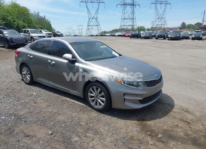 2016 Kia Optima EX (VIN 5XXGU4L33GG090012) main photo
