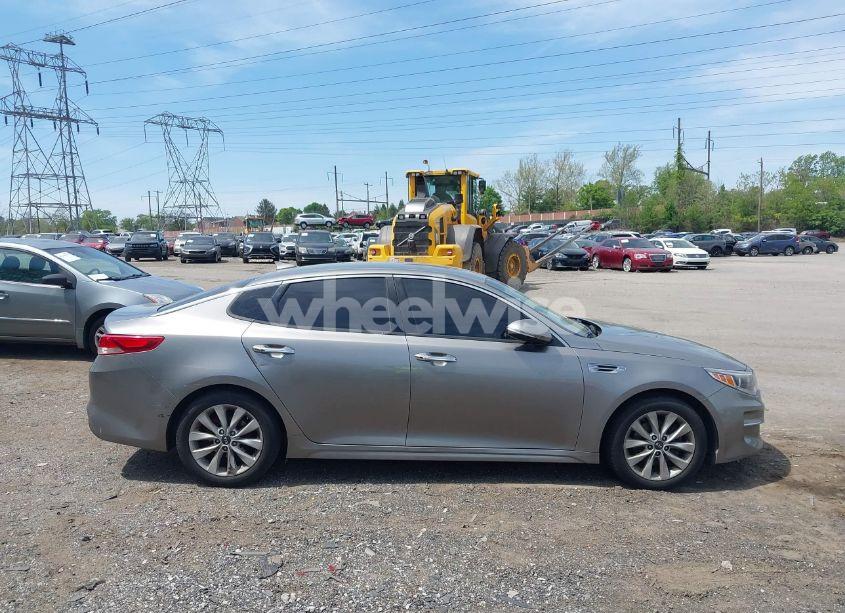 Photo 13 of 2016 Kia Optima EX (VIN 5XXGU4L33GG090012)
