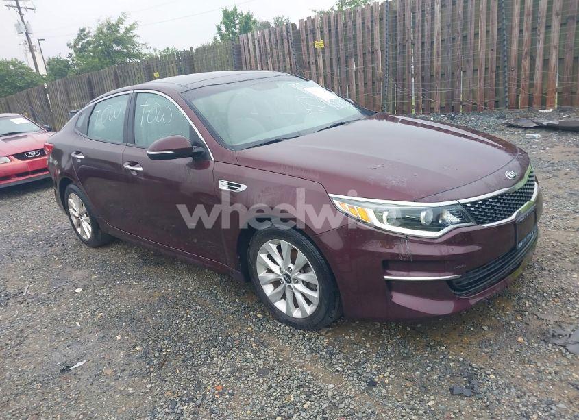 2016 Kia Optima EX (VIN 5XXGU4L33GG098577) main photo